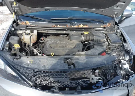 2020 Chrysler Voyager Lxi из США, поврежденный, VIN 2C4RC1DG2LR203445